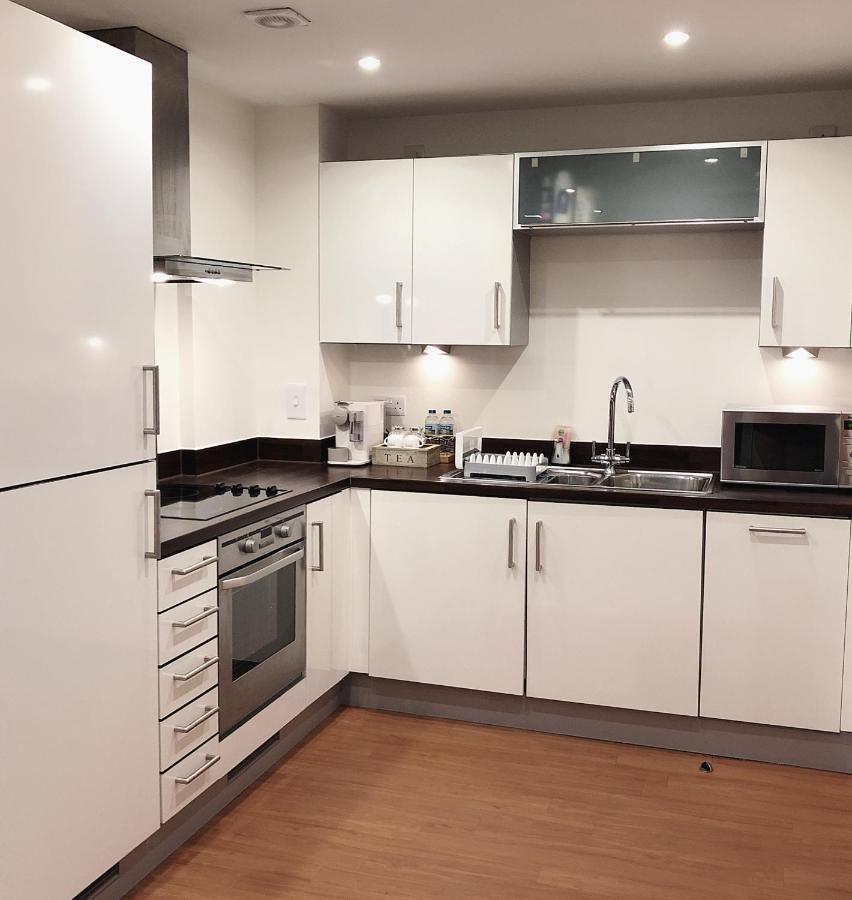 Soak Up The Light At A Soothing, Stylish Apartment In Swansea Marina Eksteriør billede