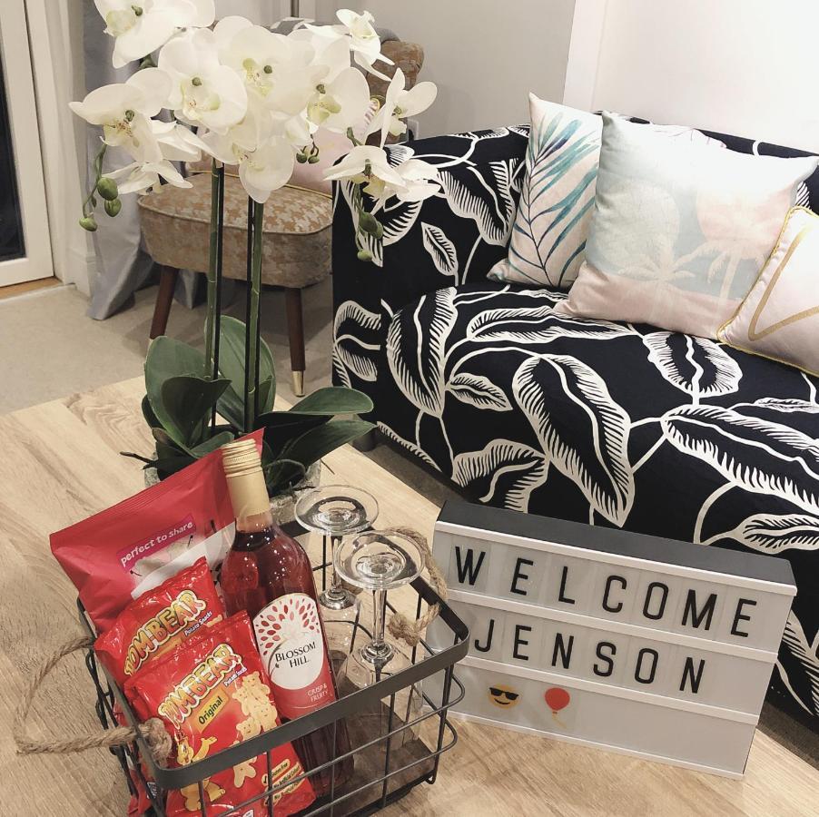 Soak Up The Light At A Soothing, Stylish Apartment In Swansea Marina Eksteriør billede