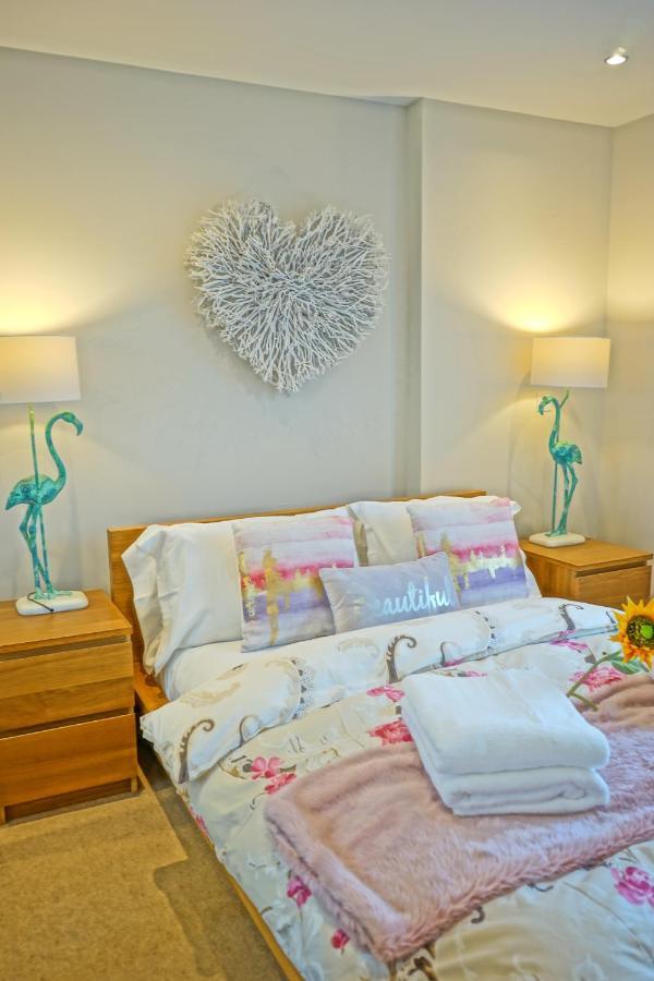 Soak Up The Light At A Soothing, Stylish Apartment In Swansea Marina Eksteriør billede