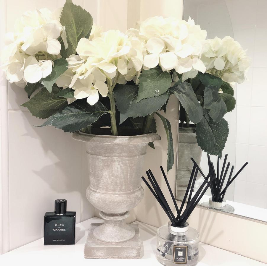 Soak Up The Light At A Soothing, Stylish Apartment In Swansea Marina Eksteriør billede