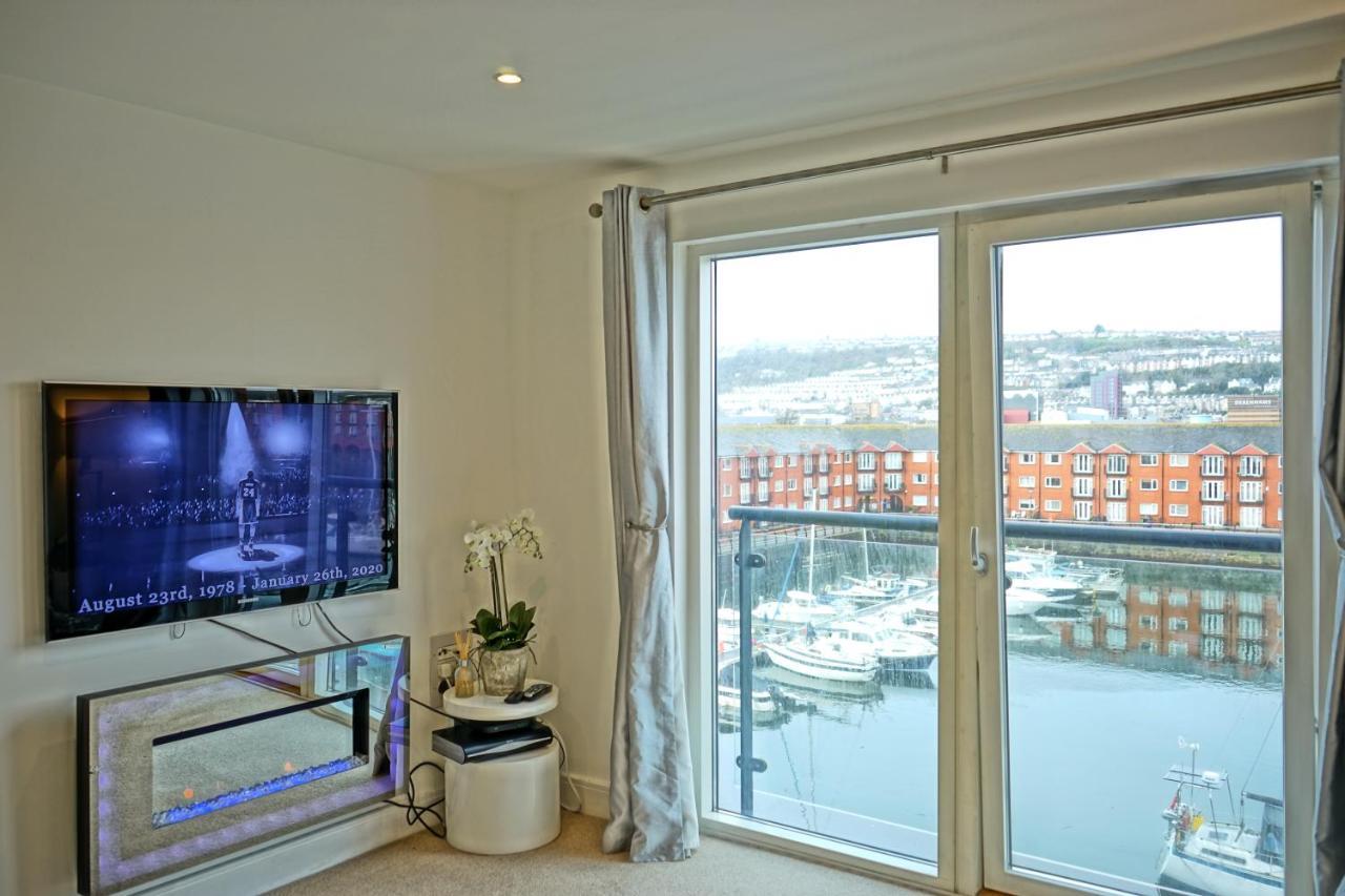 Soak Up The Light At A Soothing, Stylish Apartment In Swansea Marina Eksteriør billede