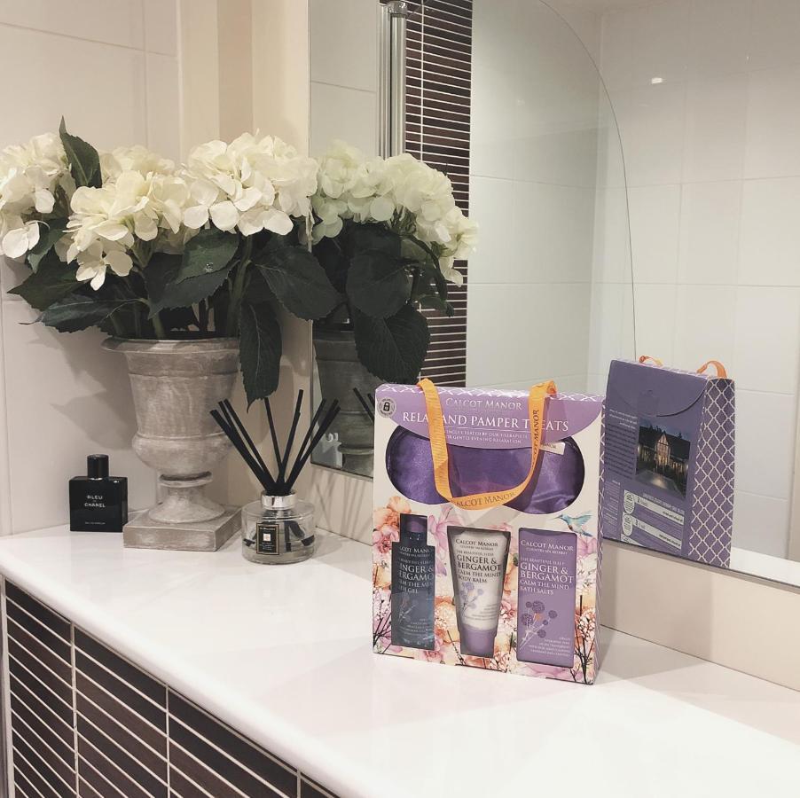Soak Up The Light At A Soothing, Stylish Apartment In Swansea Marina Eksteriør billede